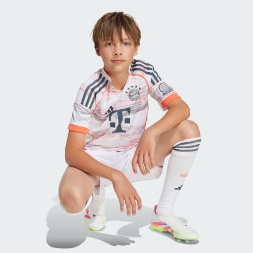 Weißes FC Bayern 25/26 Auswärtstrikot Kinder