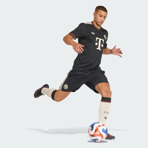 Schwarze FC Bayern 25/26 Third Shorts