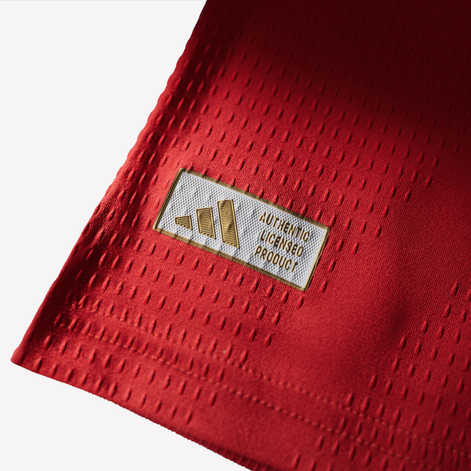 Visual mit dem Stoff des neuen Arsenal 26/27 Heim Authentic Kits