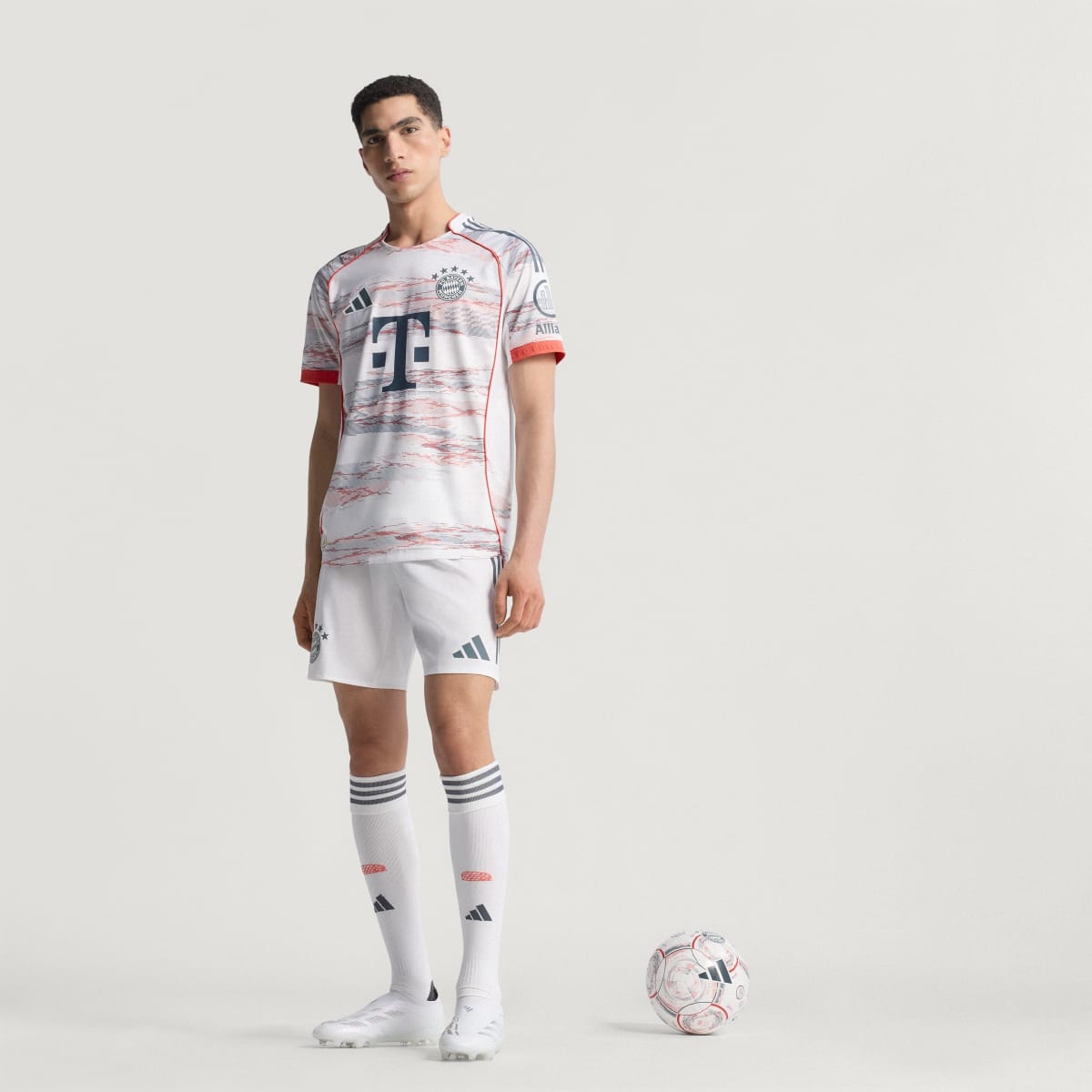 Adidas FC Bayern Authentic Auswärtstrikot 26/27 Herren - Image 11