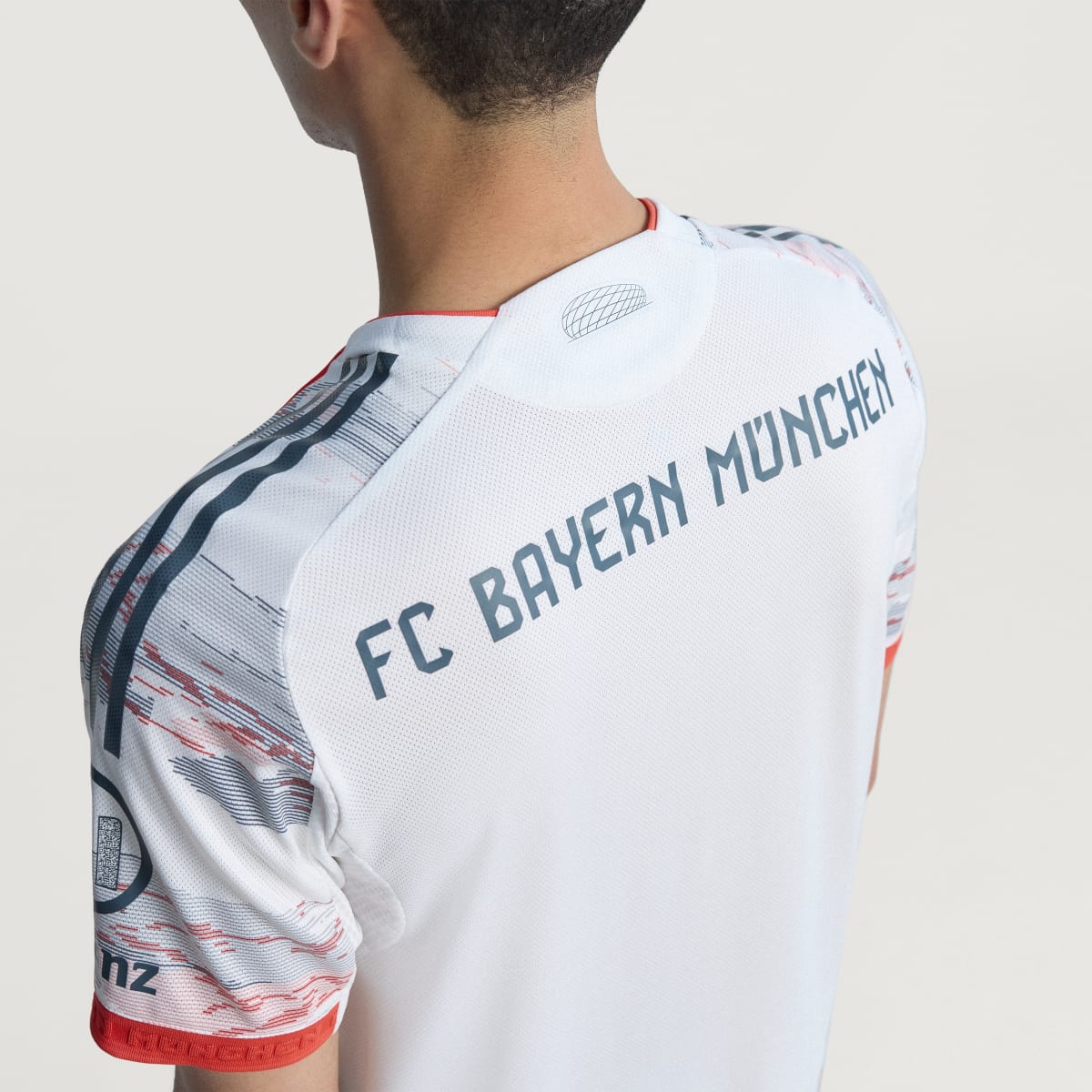 Adidas FC Bayern Authentic Auswärtstrikot 26/27 Herren - Image 6