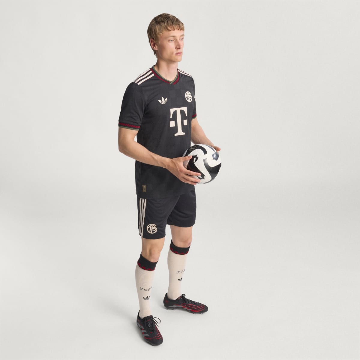Adidas FC Bayern Authentic 3rd Trikot 26/27 Herren - Image 7