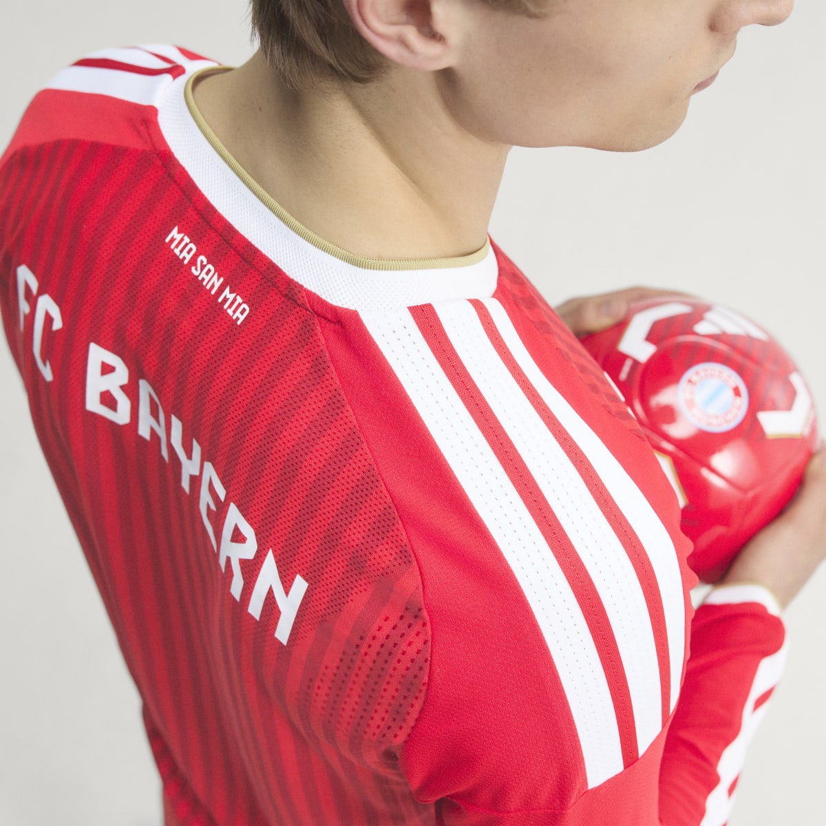 Adidas FC Bayern Authentic Langarm Heimtrikot 26/27 Herren - Image 12