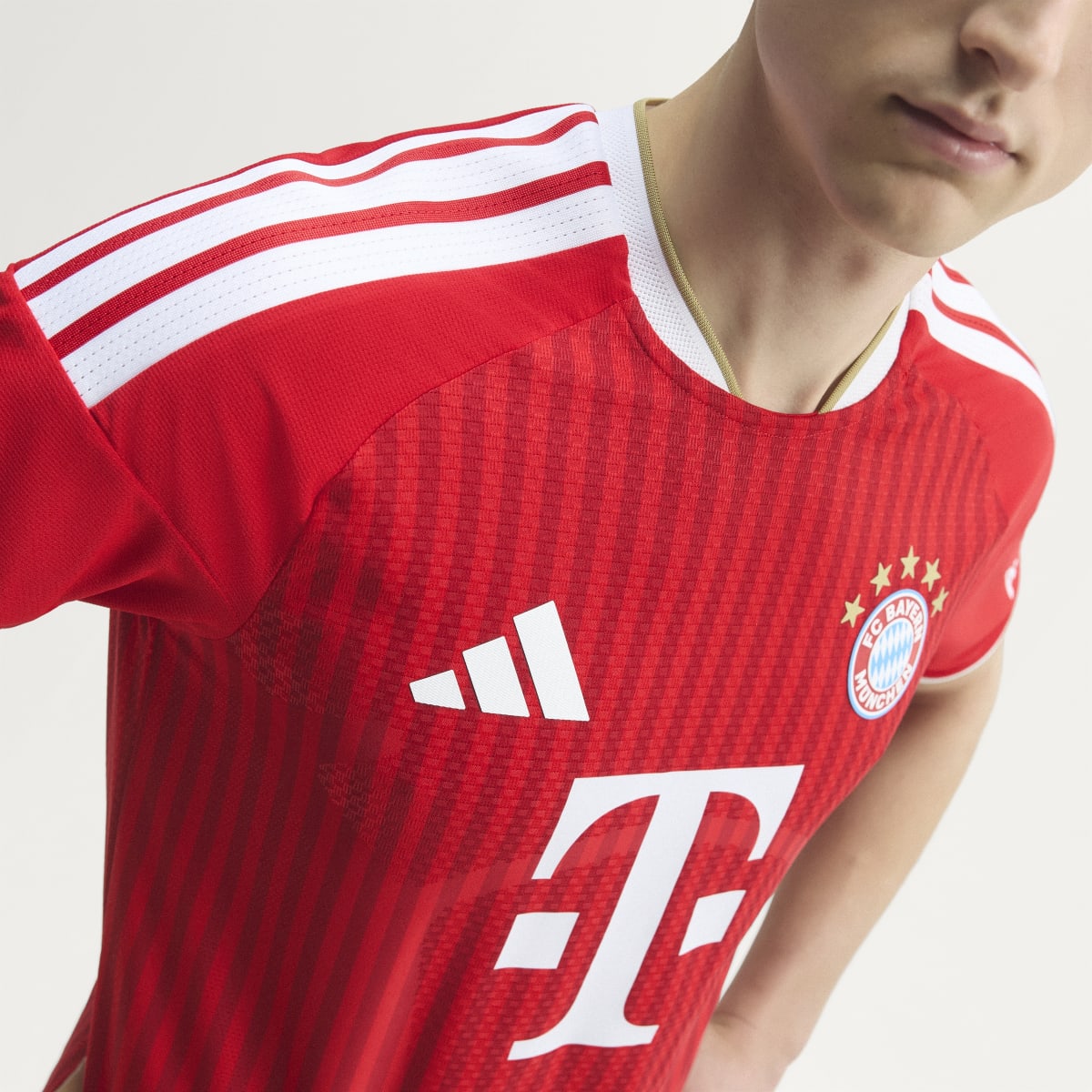 Adidas FC Bayern Authentic Heimtrikot 26/27 Herren - Image 8